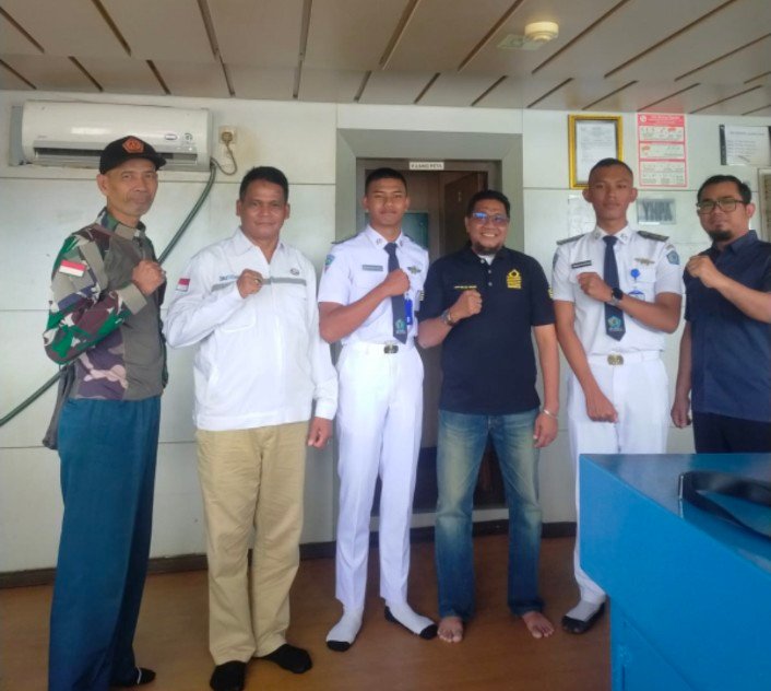 SMKN 5 Tanjungpinang Antar Taruna PKL ke KM Sabuk Nusantara 48